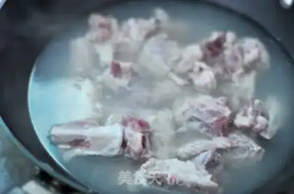 Make Grilled pork ribs with beer step 0