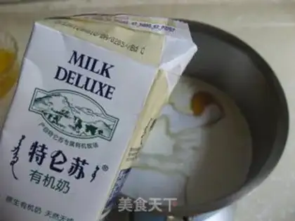 Make egg yolk cream paste step 3
