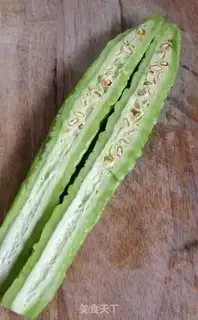 Make Cold balsam pear step 1