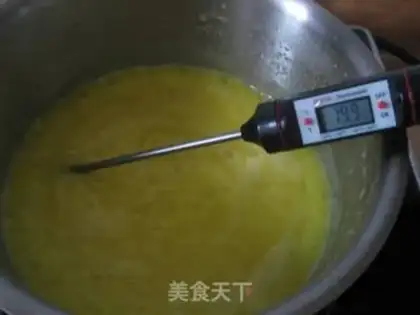 Make egg yolk cream paste step 5