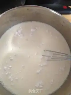 Make stir-fried milk with bamboo fungus step 2