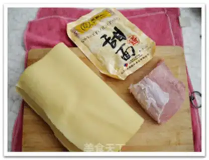 Make Shredded pork in Beijing sauce step 0