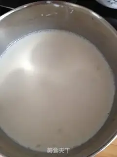 Make stir-fried milk with bamboo fungus step 3