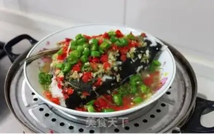 Make chopped pepper fish head step 9
