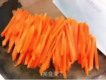 Make Stewed green beans with carrot step 1