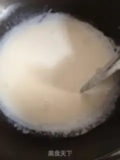 Make stir-fried milk with bamboo fungus step 4