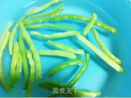 Make Stewed green beans with carrot step 2