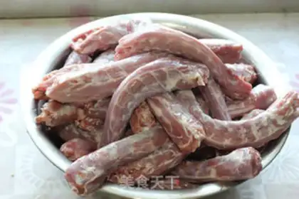 Make Spicy duck neck step 1