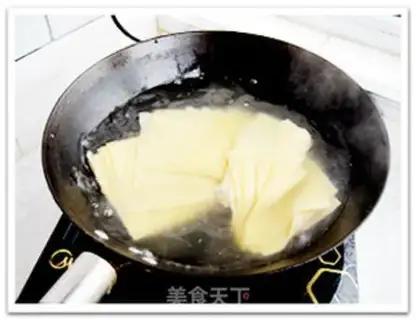 Make Shredded pork in Beijing sauce step 4