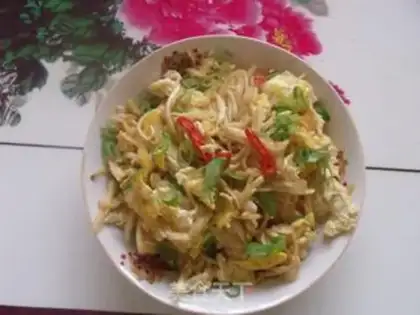 Make Scrambled eggs with rice straw step 2
