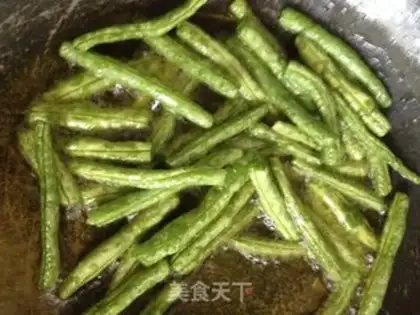 Make Minced pork, olive, green beans step 9