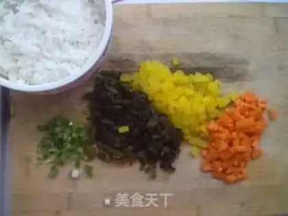 Make Fried rice with cabbage sauce and radish step 0