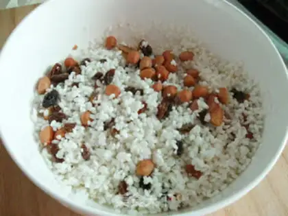 Make Raisin bean paste rice dumplings step 1