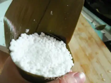 Make Raisin bean paste rice dumplings step 4