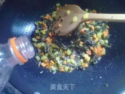 Make Fried rice with cabbage sauce and radish step 4