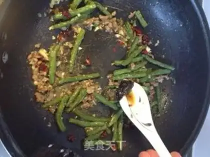 Make Minced pork, olive, green beans step 14