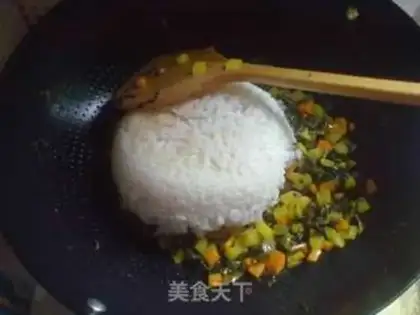 Make Fried rice with cabbage sauce and radish step 5