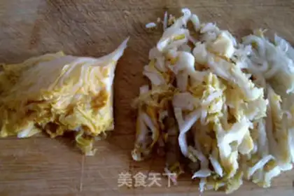 Make Northeast Chinese cabbage dumplings step 9