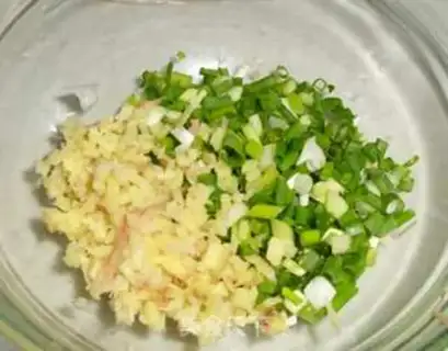 Make Green vegetables and pork wonton step 3