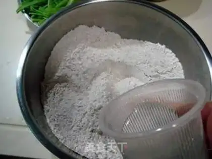 Make stir-fried buckwheat fish step 1