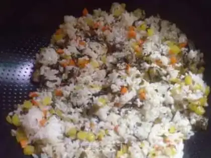 Make Fried rice with cabbage sauce and radish step 7