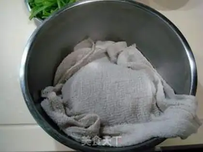 Make stir-fried buckwheat fish step 2