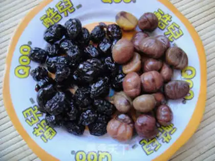 Make Black bean sweet date rice dumplings step 3