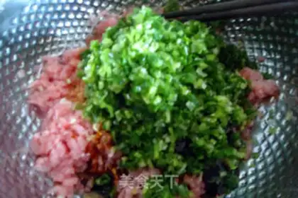 Make Northeast Chinese cabbage dumplings step 14