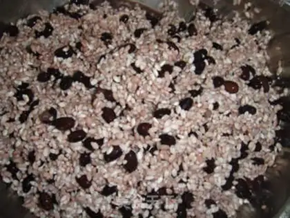 Make Black bean sweet date rice dumplings step 8