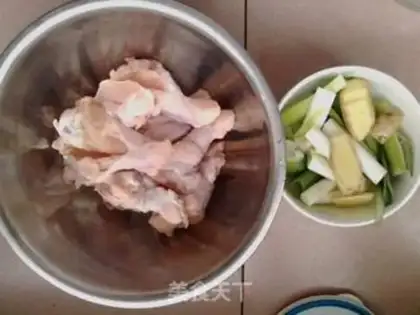 Make Spicy Maotai-flavored chicken legs step 1