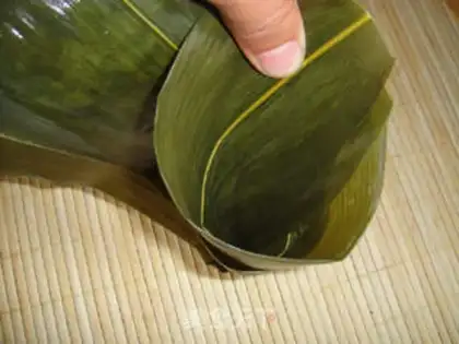 Make Black bean sweet date rice dumplings step 10