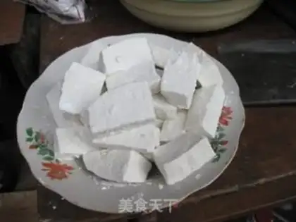 Make Maotai-flavored tofu with sauce step 2
