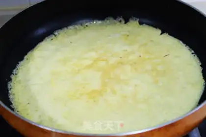 Make Egg skin perch roll step 3