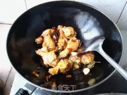 Make Spicy Maotai-flavored chicken legs step 4
