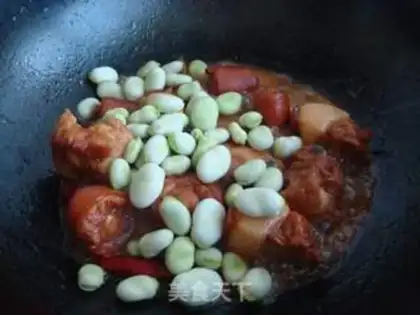 Make Braised pork tail with broad beans step 8