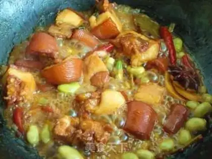 Make Braised pork tail with broad beans step 9