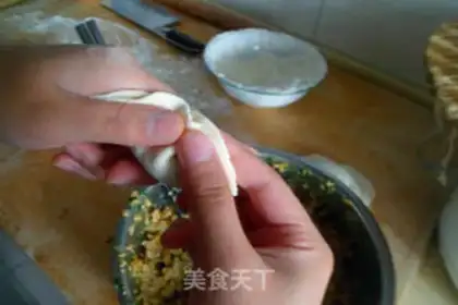 Make Northeast Chinese cabbage dumplings step 25