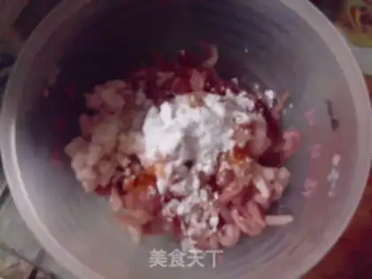 Make Fried noodles with shredded pork and rice straw step 0