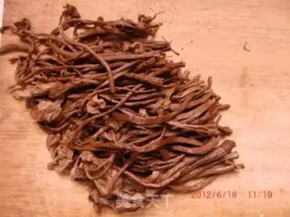 Make Dry stir-fried tea tree mushroom with sausage step 2