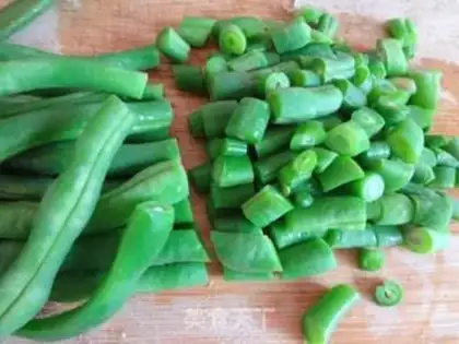 Make diced bean and olive vegetable step 1