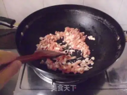Make Fried noodles with shredded pork and rice straw step 5