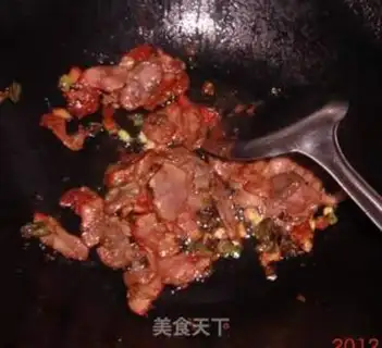 Make Dry stir-fried tea tree mushroom with sausage step 5