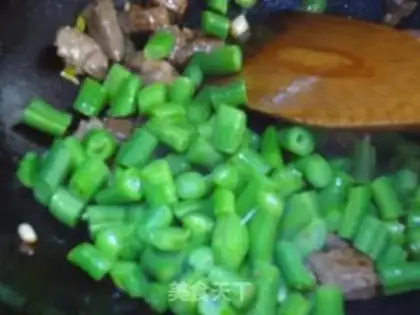 Make diced bean and olive vegetable step 6