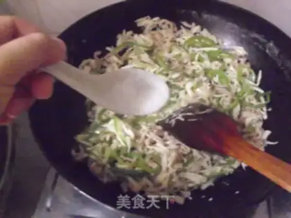 Make Fried noodles with shredded pork and rice straw step 10