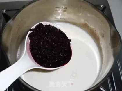 Make Black rice and coconut milk popsicles step 4