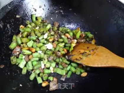 Make diced bean and olive vegetable step 9