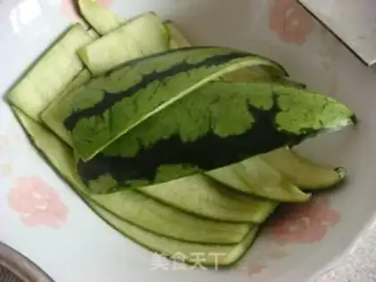 Make stir-fried edame with watermelon peel step 0