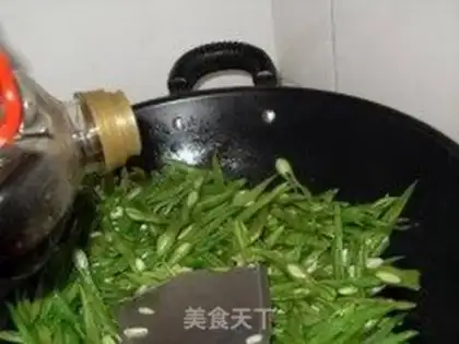 Make stir-fried green beans step 2