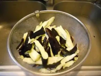Make Hand-shredded eggplant step 1