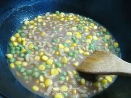 Make curry macaroni step 3